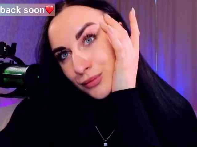 YURIEVNA13 webcam