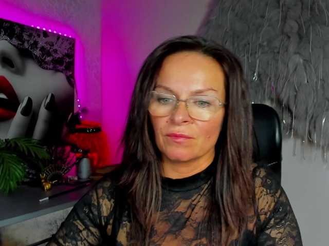 HelenSHOW1 live cam on BongaCams