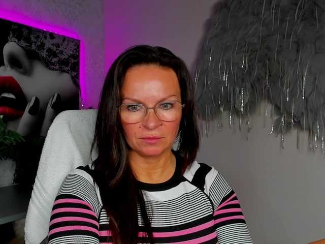 HelenSHOW1 live cam preview