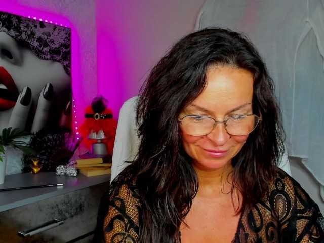 HelenSHOW1 live cam on BongaCams