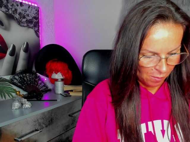 HelenSHOW1 live cam on BongaCams