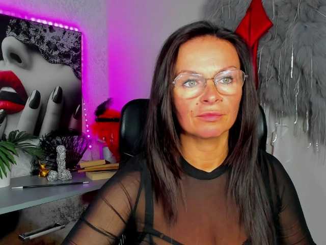 HelenSHOW1 live cam on BongaCams