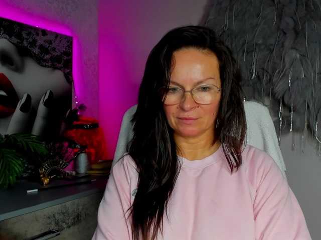 HelenSHOW1 live cam on BongaCams