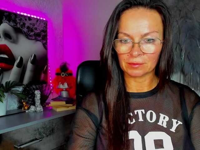 HelenSHOW1 live cam on BongaCams