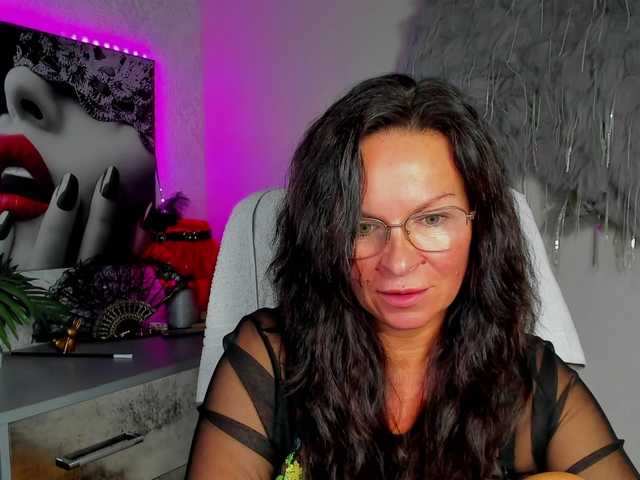 HelenSHOW1 — live female cam