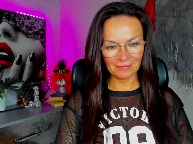 HelenSHOW1 live cam on BongaCams