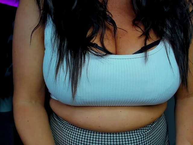 HelenSHOW1 live cam on BongaCams