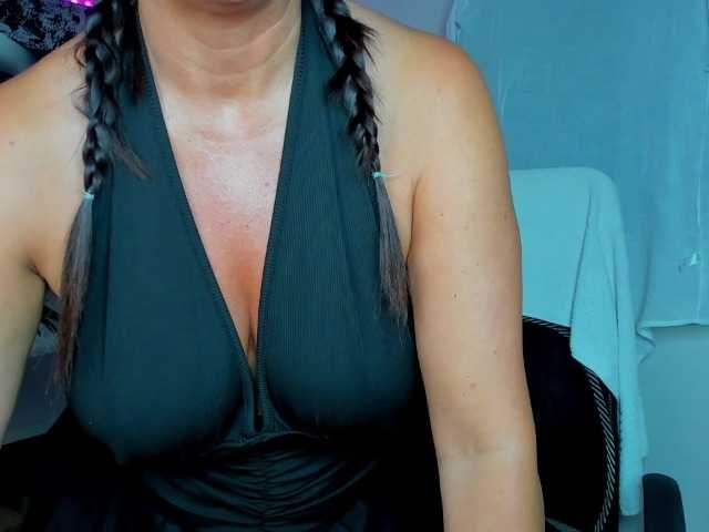 HelenSHOW1 live cam on BongaCams
