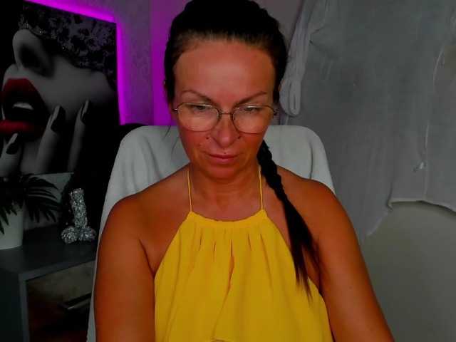 HelenSHOW1 live cam on BongaCams