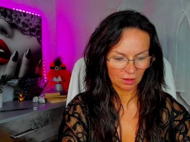 HelenSHOW1 live cam on BongaCams