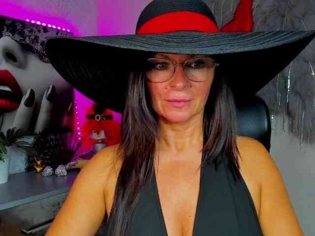 HelenSHOW1 webcam