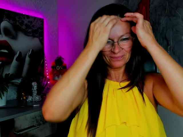 HelenSHOW1 webcam
