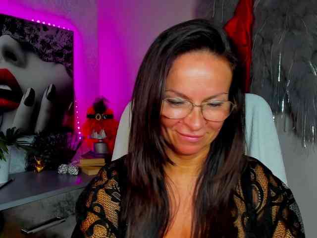 HelenSHOW1 webcam