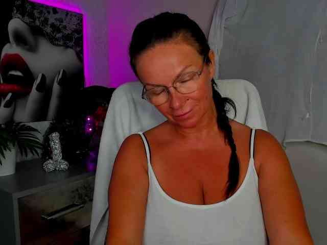 HelenSHOW1 webcam