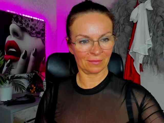 HelenSHOW1 webcam