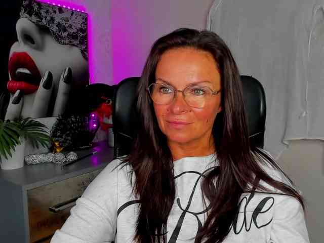 HelenSHOW1 webcam