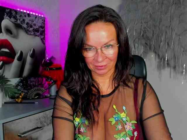 HelenSHOW1 webcam