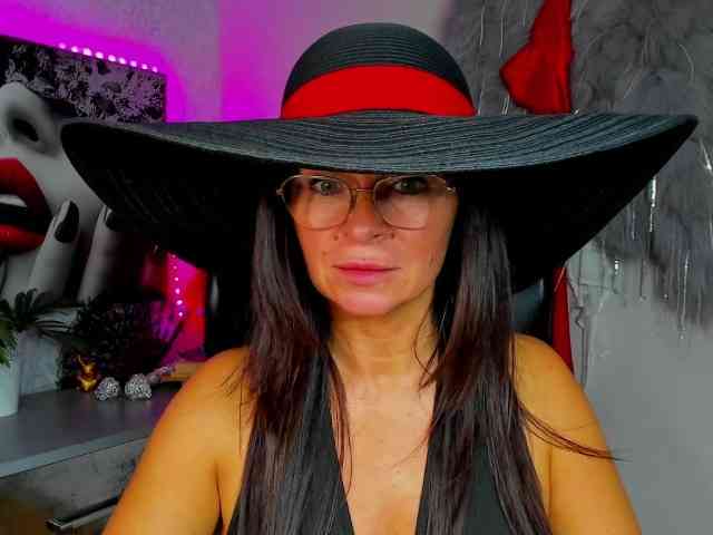 HelenSHOW1 webcam