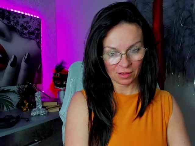 HelenSHOW1 webcam