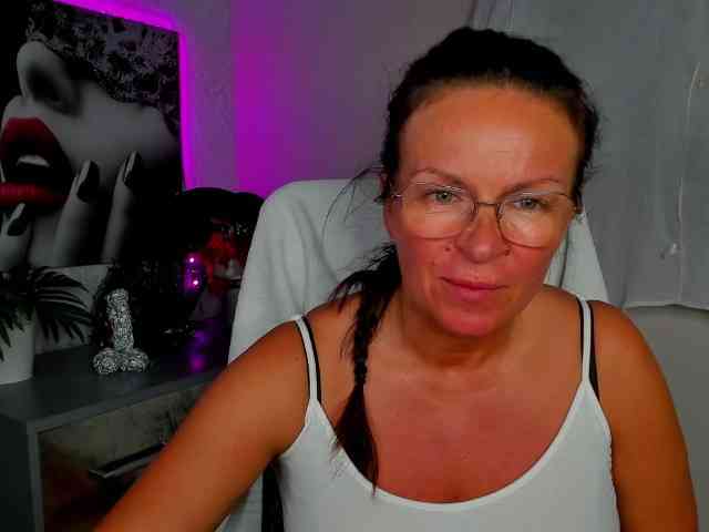 HelenSHOW1 webcam