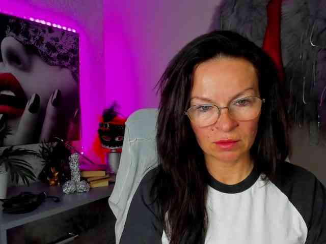 HelenSHOW1 webcam