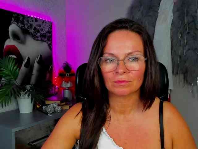 HelenSHOW1 webcam