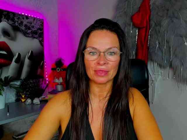 HelenSHOW1 webcam
