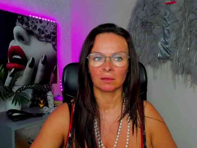 HelenSHOW1 webcam