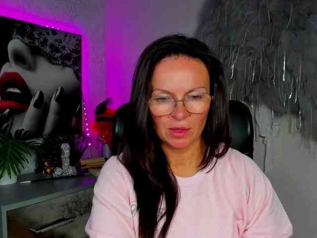 Model: HelenSHOW1