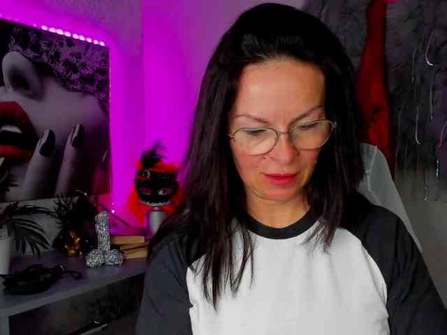 HelenSHOW1 webcam