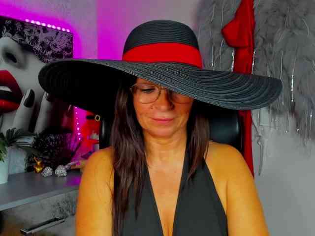 HelenSHOW1 webcam