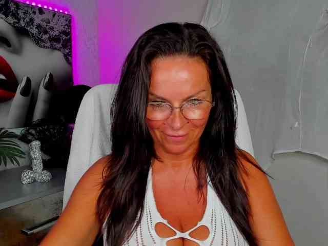 HelenSHOW1 webcam