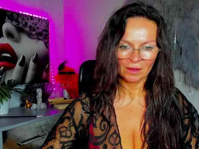 HelenSHOW1 webcam