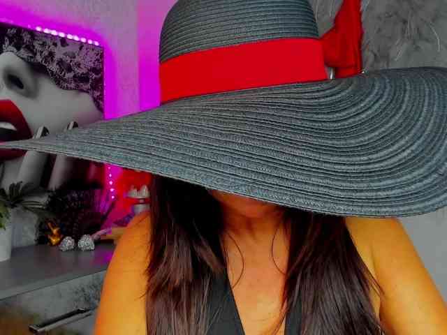 Model: HelenSHOW1