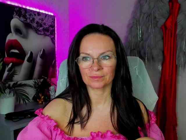 Model: HelenSHOW1