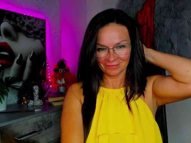 HelenSHOW1 webcam