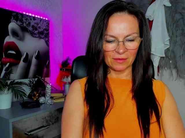 HelenSHOW1 webcam