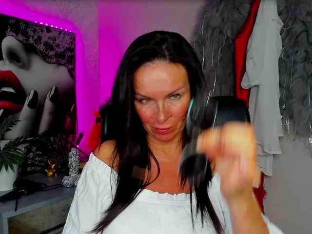 Model: HelenSHOW1