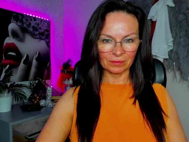 Model: HelenSHOW1