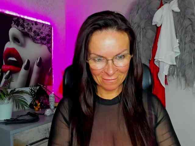 HelenSHOW1 webcam