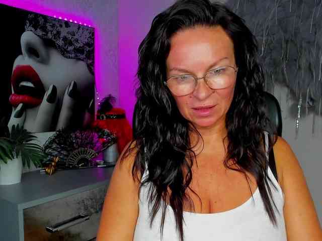 Model: HelenSHOW1