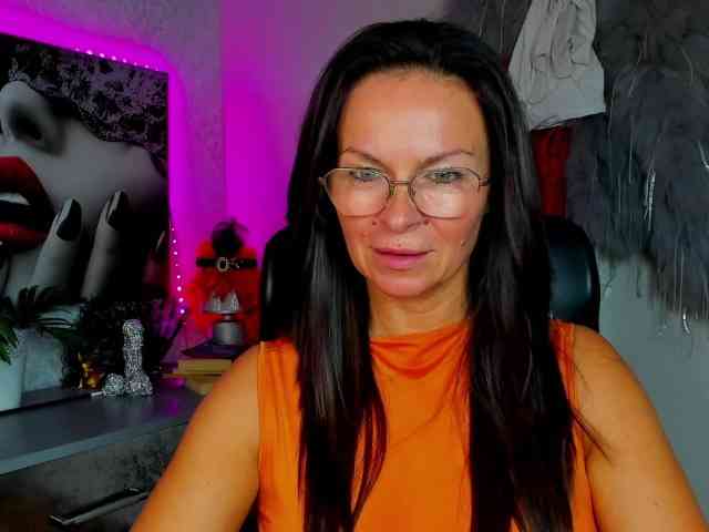 HelenSHOW1 webcam