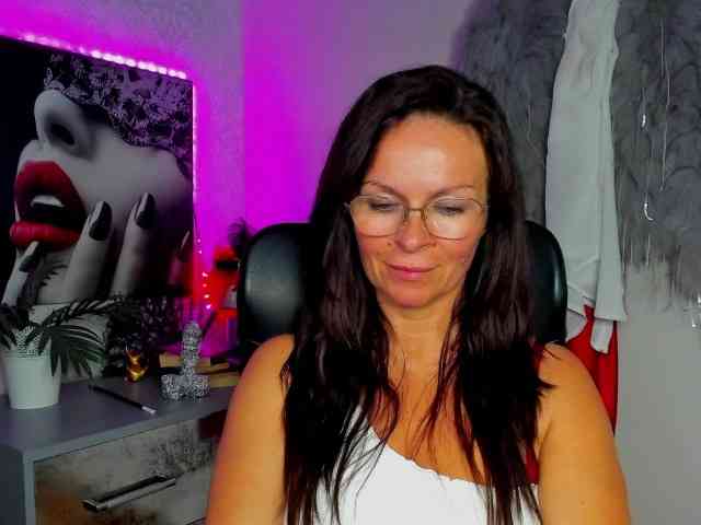HelenSHOW1 webcam
