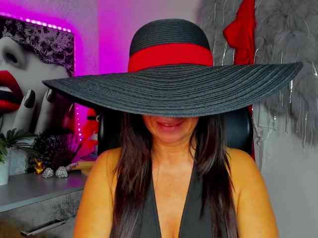 HelenSHOW1 webcam
