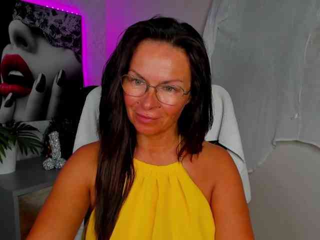 HelenSHOW1 webcam