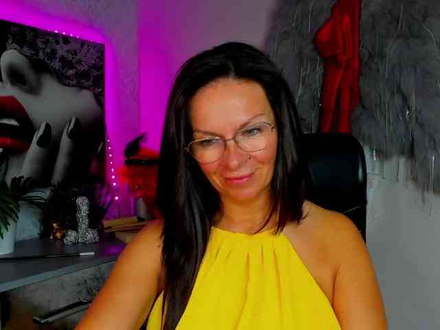 Model: HelenSHOW1