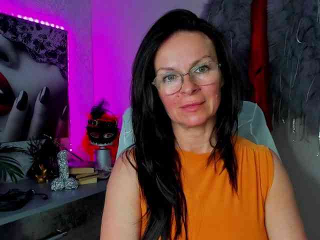 HelenSHOW1 webcam