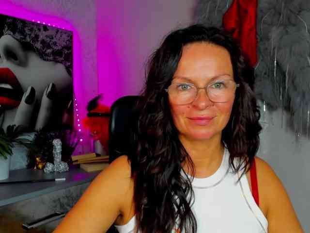 Model: HelenSHOW1