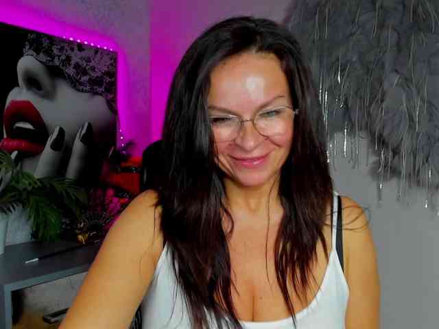 Model: HelenSHOW1