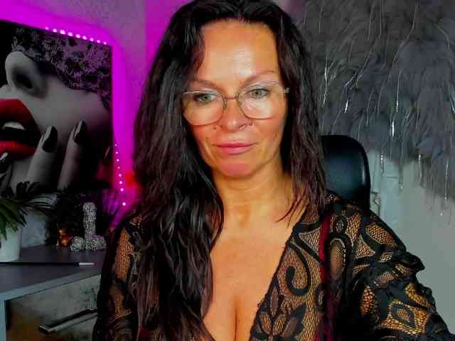 HelenSHOW1 webcam
